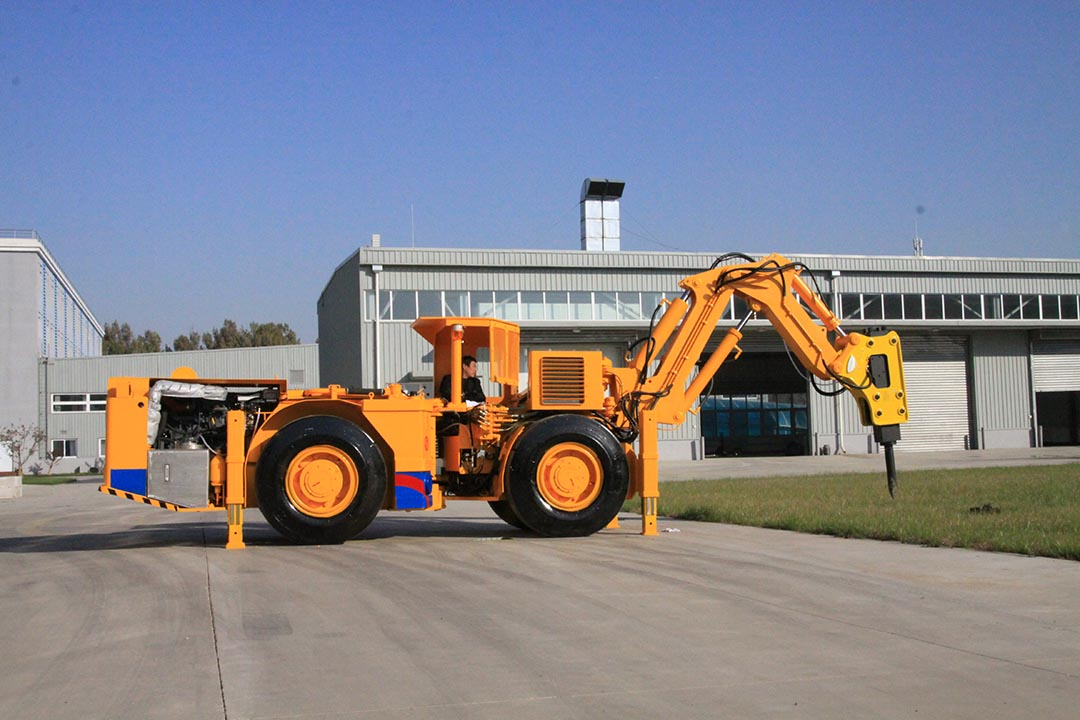 ALHA-1700 Mobile Rock Breaker-Beijing Hot Mining Tech-3