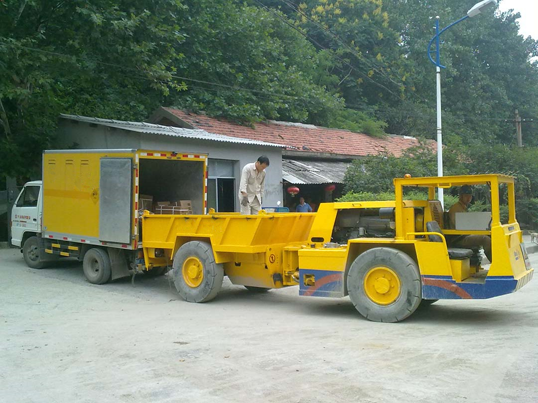 ALHA-5A UG Explosive Transport Vehicle-Beijing Hot Mining Tech-2